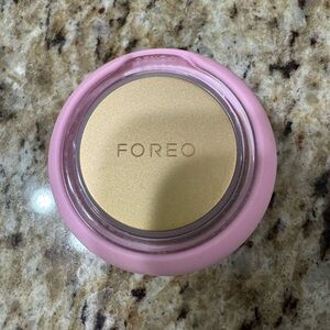 FOREO facial Treatment Device